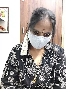 Snapshot of Tamil_white_beauty chatting on 07-15-26, 06:46 Tamil white beauty online show from 07-15-26, 06:46