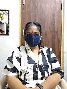Snapshot of Tamil_white_beauty chatting on 07-16-26, 10:43 Tamil white beauty online show from 07-16-26, 10:43