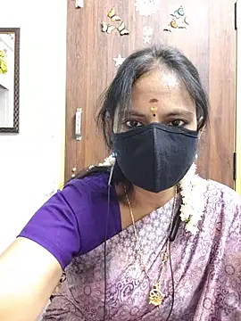 Snapshot of Tamil_white_beauty chatting on 07-18-26, 06:45 Tamil white beauty online show from 07-18-26, 06:45