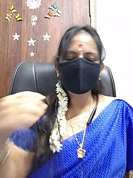 Snapshot of Tamil_white_beauty chatting on 08-01-26, 05:23 Tamil white beauty online show from 08-01-26, 05:23