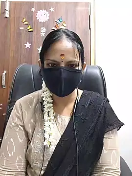 Snapshot of Tamil_white_beauty chatting on 08-03-26, 02:22 Tamil white beauty online show from 08-03-26, 02:22