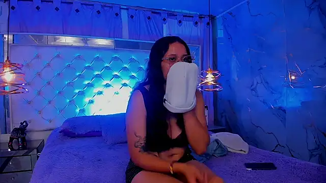 Snapshot of Tifanny-Val chatting on 07-22-26, 12:52 Tifanny-Val online show from 07-22-26, 12:52