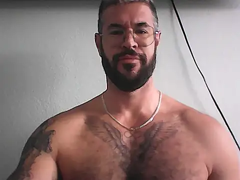 Snapshot of mrbighairychest chatting on 06-25-26, 03:27 mrbighairychest online show from 06-25-26, 03:27