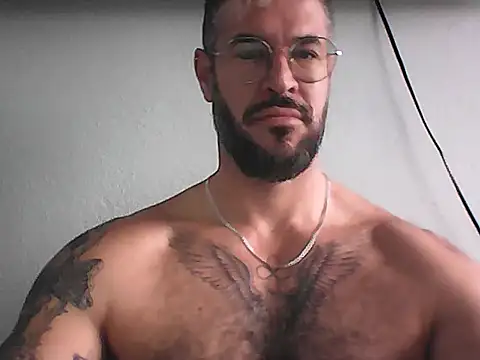 Snapshot of mrbighairychest chatting on 07-08-26, 02:54 mrbighairychest online show from 07-08-26, 02:54