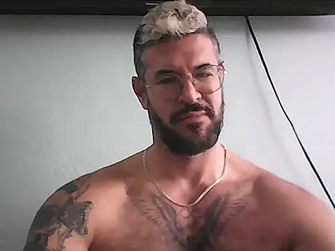 Snapshot of mrbighairychest chatting on 07-11-26, 04:53 mrbighairychest online show from 07-11-26, 04:53