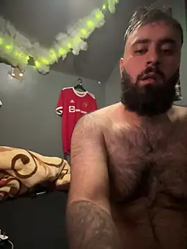 Snapshot of Fur_bear_69 chatting on 06-13-26, 12:52 Fur bear 69 online show from 06-13-26, 12:52