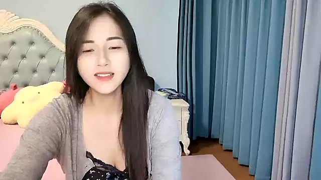Snapshot of Qianqian-666 chatting on 07-28-26, 03:21 Qianqian-666 online show from 07-28-26, 03:21
