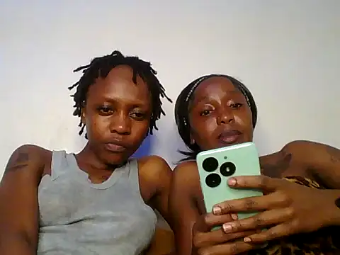 Pretty-Caramel1 online show from 07-22-26, 09:28