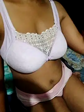 Snapshot of Shopner_Rani chatting on 06-25-26, 03:27 Shopner Rani online show from 06-25-26, 03:27