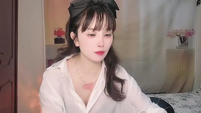 Snapshot of Yesqiko chatting on 06-23-26, 02:48 Yesqiko online show from 06-23-26, 02:48