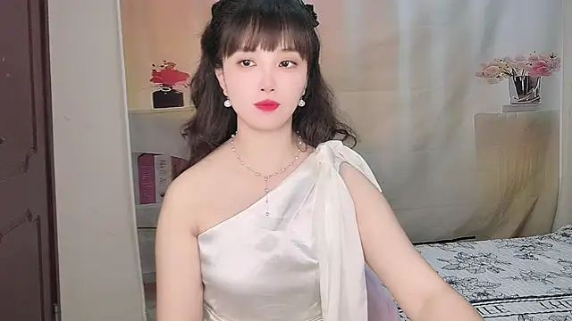 Snapshot of Yesqiko chatting on 06-25-26, 02:55 Yesqiko online show from 06-25-26, 02:55