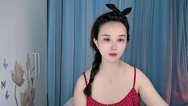 Snapshot of Yesqiko chatting on 07-18-26, 04:22 Yesqiko online show from 07-18-26, 04:22