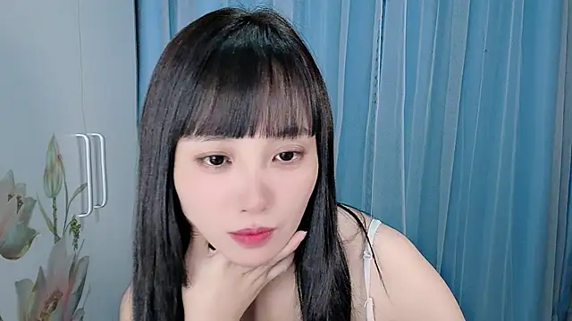 Snapshot of Yesqiko chatting on 07-23-26, 04:49 Yesqiko online show from 07-23-26, 04:49
