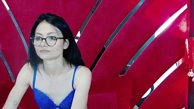 Snapshot of MayaLeey chatting on 06-15-26, 04:20 MayaLeey online show from 06-15-26, 04:20