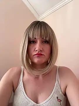 LunaFoxs online show from 06-19-26, 11:36