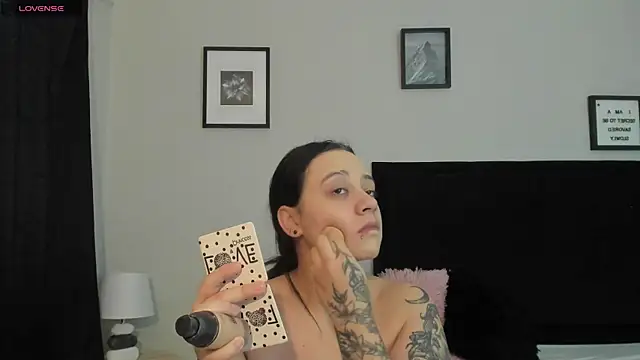 Snapshot of Sara_B chatting on 07-18-26, 06:01 Sara B online show from 07-18-26, 06:01