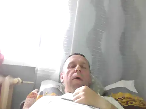 Snapshot of RafalekRozmarynowski81 chatting on 06-15-26, 03:25 RafalekRozmarynowski81 online show from 06-15-26, 03:25