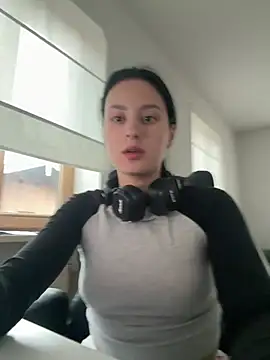 Snapshot of MisssMiaaa17 chatting on 07-03-26, 06:09 MisssMiaaa17 online show from 07-03-26, 06:09