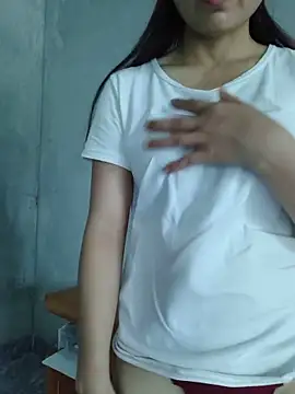 Snapshot of camri-zz chatting on 06-15-26, 04:36 camri-zz online show from 06-15-26, 04:36