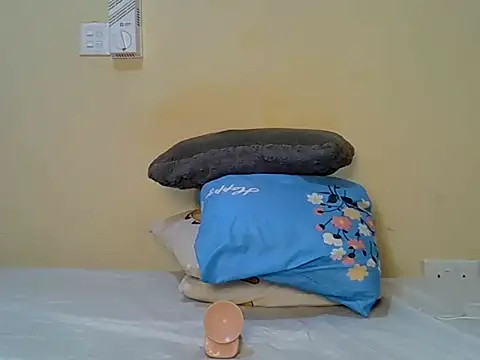 Snapshot of Selassie- chatting on 06-30-26, 04:57 Selassie- online show from 06-30-26, 04:57
