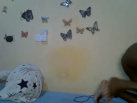 Snapshot of Selassie- chatting on 07-22-26, 05:32 Selassie- online show from 07-22-26, 05:32