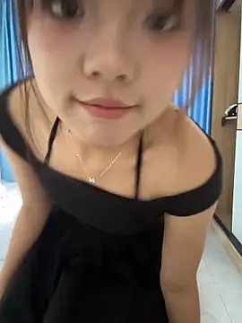 Snapshot of ela_sisi chatting on 06-21-26, 03:20 ela sisi online show from 06-21-26, 03:20