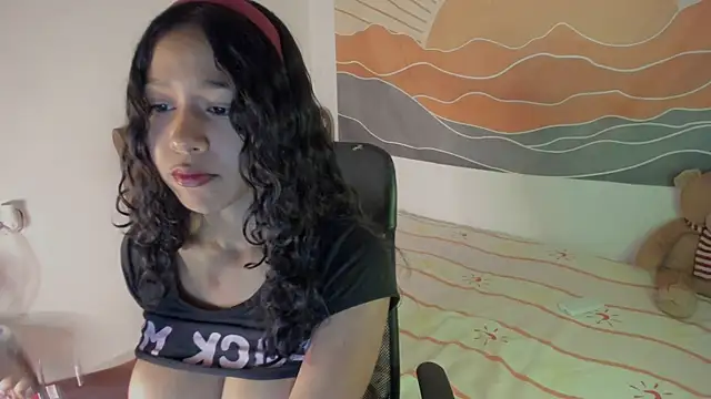 SiaVelour  online show from 06-17-26, 10:54