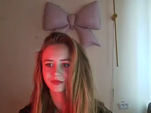 Snapshot of MyLittle_Flame_ chatting on 07-03-26, 12:11 MyLittle Flame online show from 07-03-26, 12:11