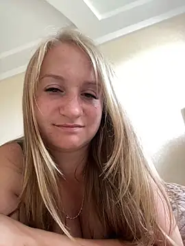 Snapshot of Emilia_ki chatting on 06-23-26, 10:46 Emilia ki online show from 06-23-26, 10:46