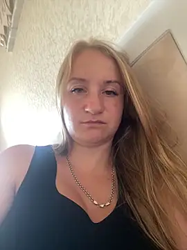 Snapshot of Emilia_ki chatting on 06-29-26, 10:15 Emilia ki online show from 06-29-26, 10:15