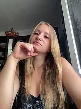 Snapshot of Emilia_ki chatting on 08-04-26, 04:37 Emilia ki online show from 08-04-26, 04:37