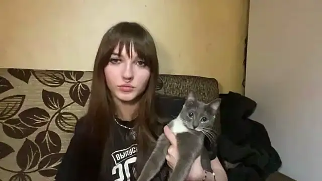Snapshot of KarisaReissig chatting on 06-19-26, 04:33 KarisaReissig online show from 06-19-26, 04:33