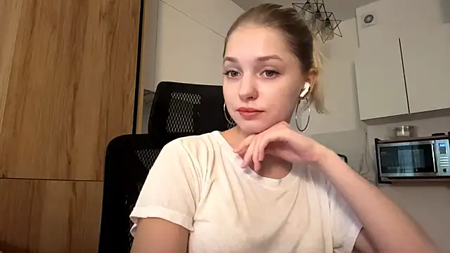 EveryoneEve online show from 07-22-26, 08:50
