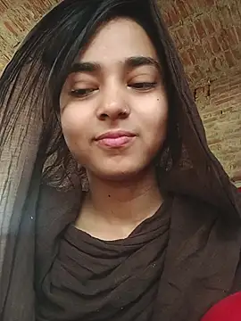 Snapshot of Simran_143 chatting on 07-11-26, 06:05 Simran 143 online show from 07-11-26, 06:05