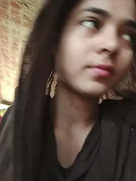 Snapshot of Simran_143 chatting on 07-12-26, 05:09 Simran 143 online show from 07-12-26, 05:09
