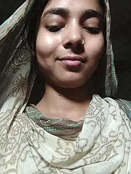 Snapshot of Simran_143 chatting on 07-15-26, 04:23 Simran 143 online show from 07-15-26, 04:23