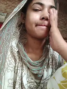 Snapshot of Simran_143 chatting on 07-17-26, 03:46 Simran 143 online show from 07-17-26, 03:46
