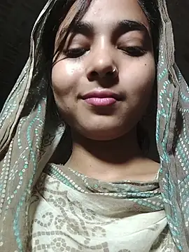 Snapshot of Simran_143 chatting on 07-17-26, 04:34 Simran 143 online show from 07-17-26, 04:34