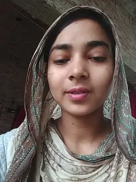 Snapshot of Simran_143 chatting on 07-19-26, 04:49 Simran 143 online show from 07-19-26, 04:49