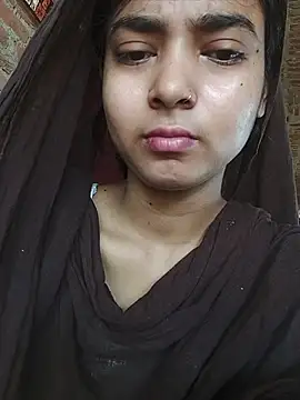 Snapshot of Simran_143 chatting on 07-22-26, 04:59 Simran 143 online show from 07-22-26, 04:59
