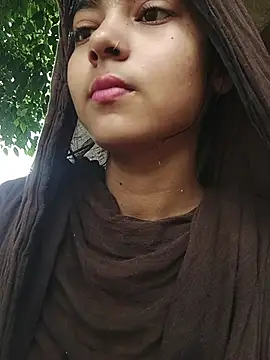 Snapshot of Simran_143 chatting on 07-29-26, 04:10 Simran 143 online show from 07-29-26, 04:10