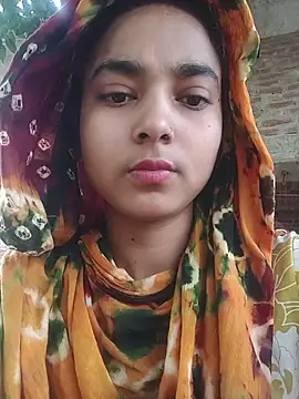 Snapshot of Simran_143 chatting on 08-04-26, 04:15 Simran 143 online show from 08-04-26, 04:15