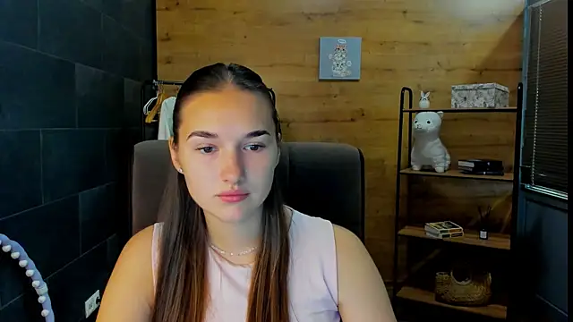 DianaaHill online show from 07-08-26, 09:14