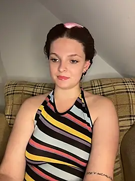 Snapshot of European-beauty chatting on 06-18-26, 10:03 European-beauty online show from 06-18-26, 10:03