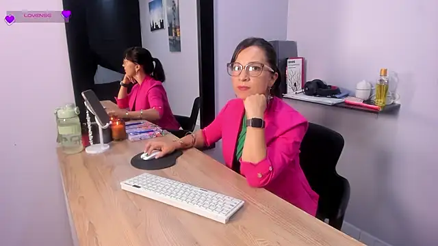 Greta Borbon  online show from 07-10-26, 11:24