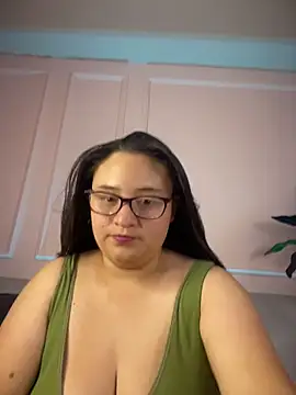 Snapshot of LuisAny chatting on 08-04-26, 03:43 LuisAny online show from 08-04-26, 03:43