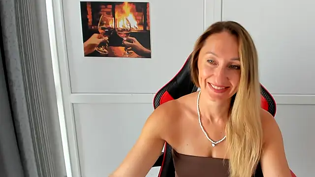 Snapshot of LilyDreamm chatting on 08-06-26, 06:59 LilyDreamm online show from 08-06-26, 06:59