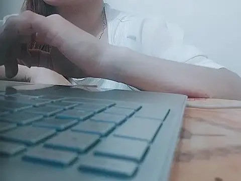 Snapshot of Miuu99 chatting on 06-29-26, 01:22 Miuu99 online show from 06-29-26, 01:22