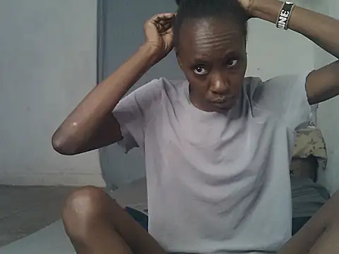Beutypetite1 online show from 08-01-26, 10:58