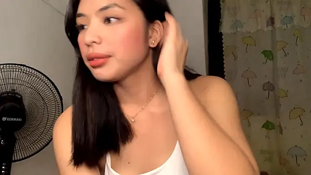 Snapshot of Hazelanne chatting on 07-25-26, 01:52 Hazelanne online show from 07-25-26, 01:52